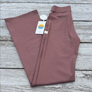 VUORI Inversion Rib Slim Flare SABLE SIZE XS NWT